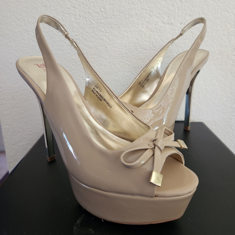 Beige size 7.5 heel